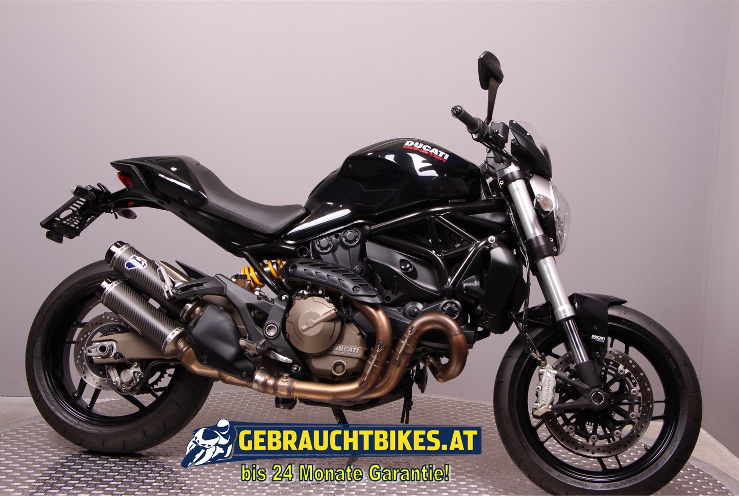 Ducati Monster 821 Motorrad, gebraucht