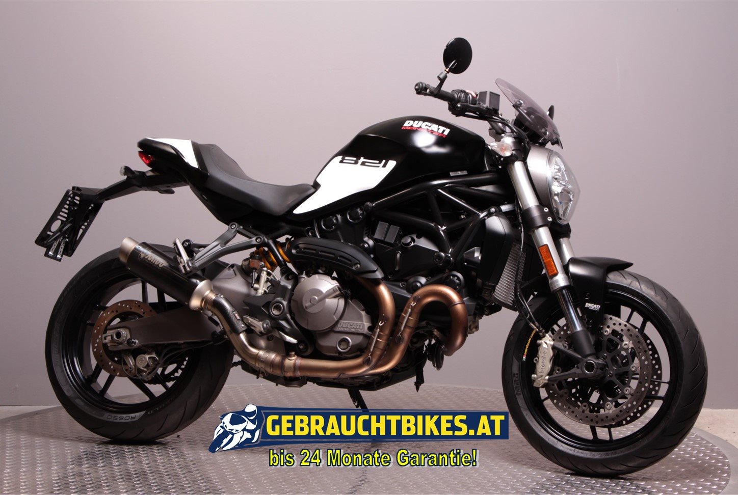 Ducati Monster 821 Motorrad, gebraucht