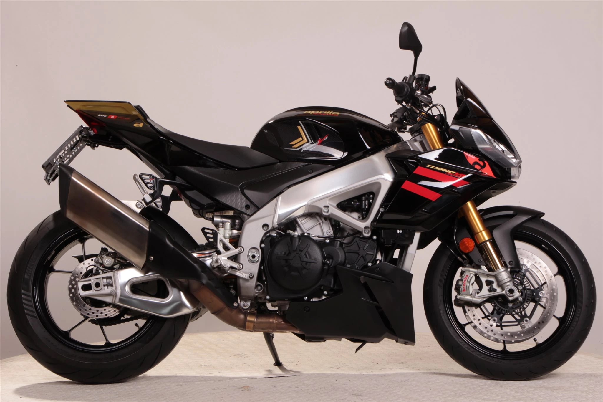 Aprilia Tuono V4 1100 Factory Motorrad, gebraucht Aprilia Tuono V4 1100 Factory Motorrad, gebraucht